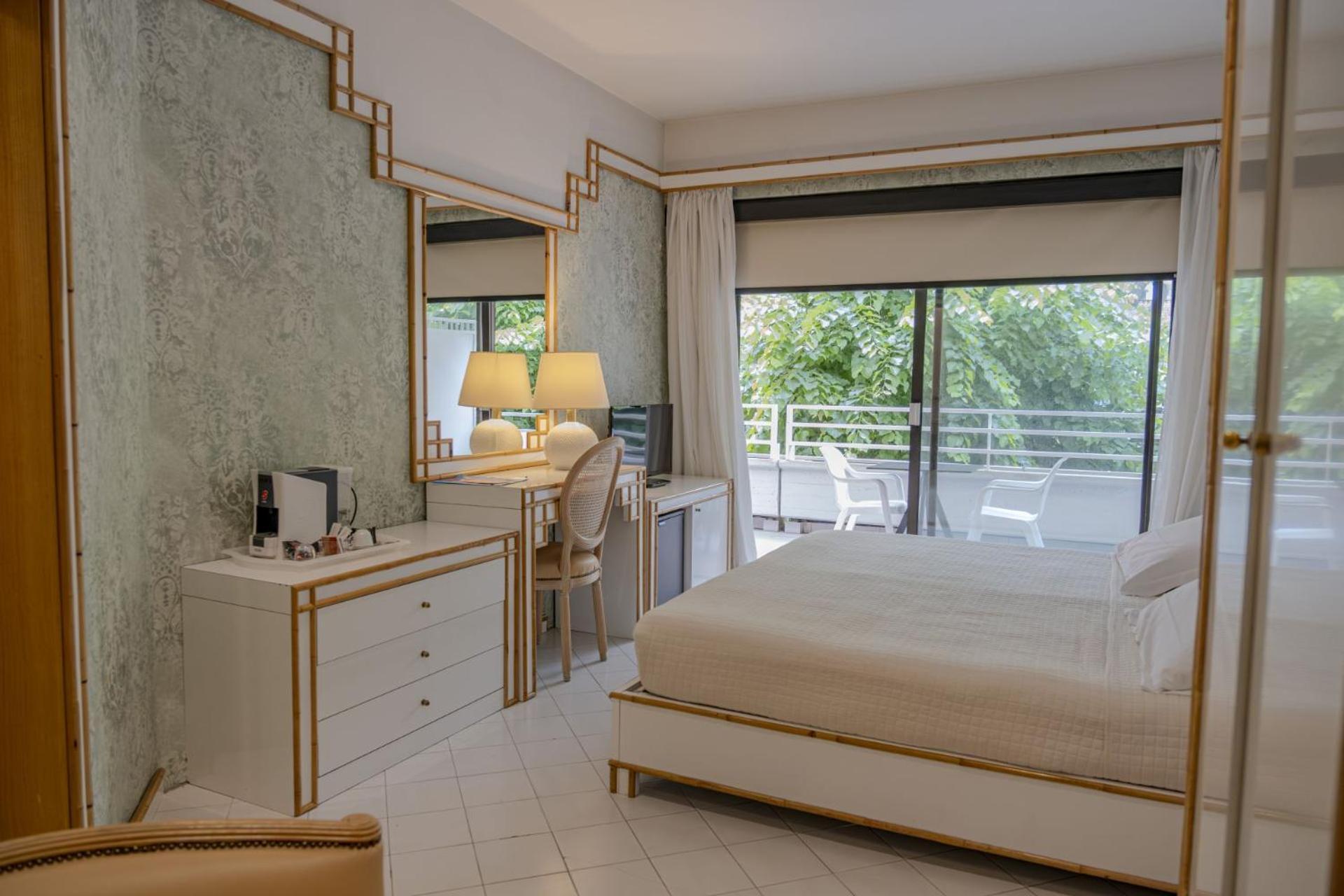 Hotel President - Vintage Hotel In Centro Риччоне Екстер'єр фото