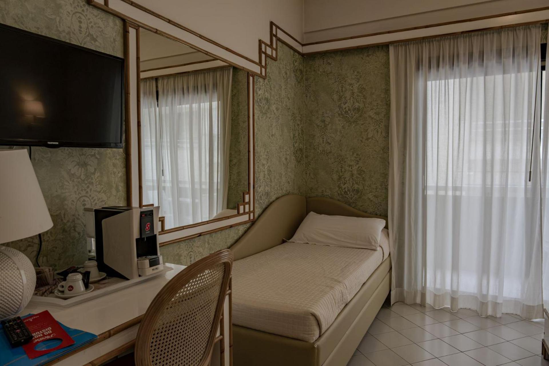 Hotel President - Vintage Hotel In Centro Риччоне Екстер'єр фото