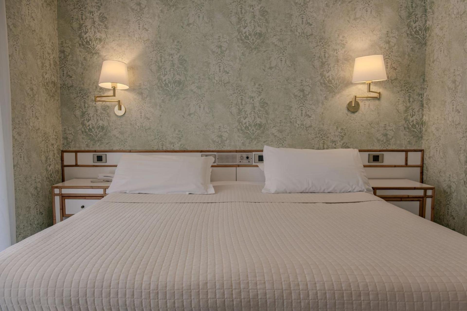 Hotel President - Vintage Hotel In Centro Риччоне Екстер'єр фото