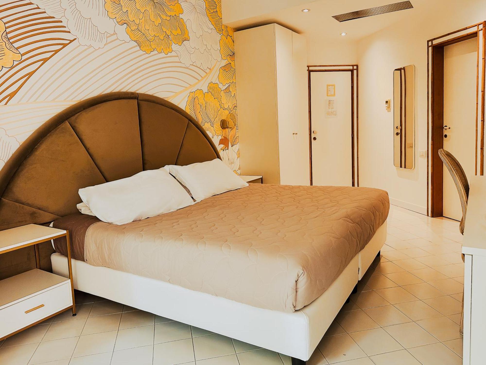 Hotel President - Vintage Hotel In Centro Риччоне Екстер'єр фото